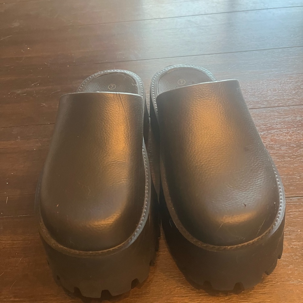 Mudd Black Leather Slip-On Mules